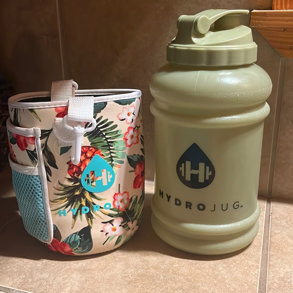Hydro jug and sleeve